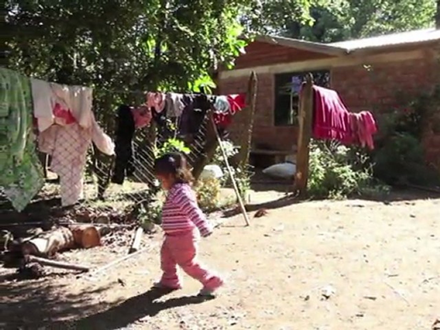 Familia indígena filma agresión