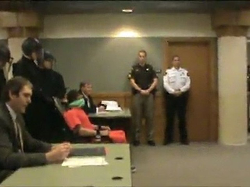 Crazy Person Goes Batsh*t Crazy at Sentencing Hearing (Raw)