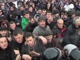 Kosovo-Serbia: nuove proteste a Pristina. Condanna Ue