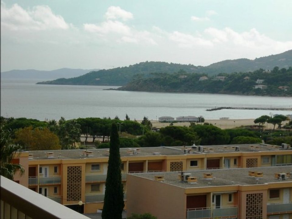 Location vacances T2 résidence Brise Marine La Favière Bormes-les-Mimosas REF3LA