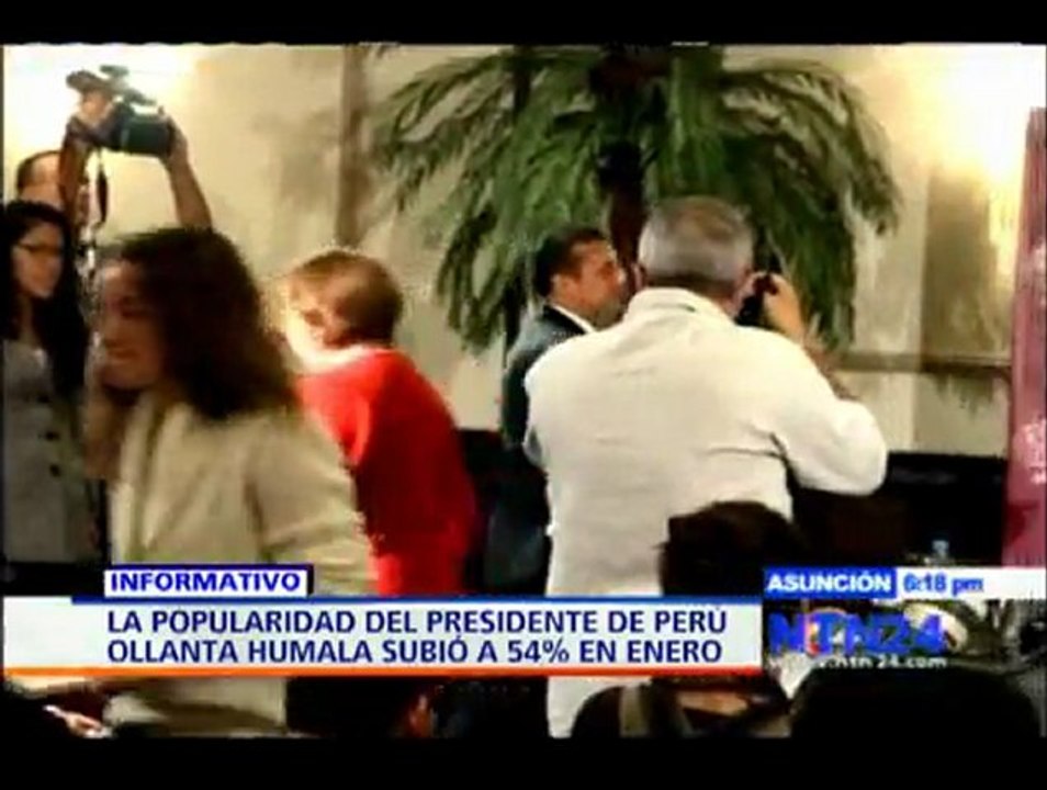 Encuesta revela que popularidad del presidente de Perú Ollanta Humala subió a 54%