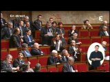 Thierry Mariani répond à une question sur le respect du service minimum garanti dans les transports du député François Rochebloine