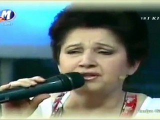 Ayşe Taş ~ Hazan ile geçti Gülşen-i büstan.HD