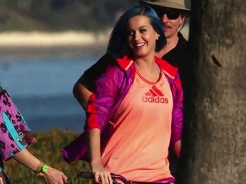 First Shots of Katy Perry Since Filing for Divorce