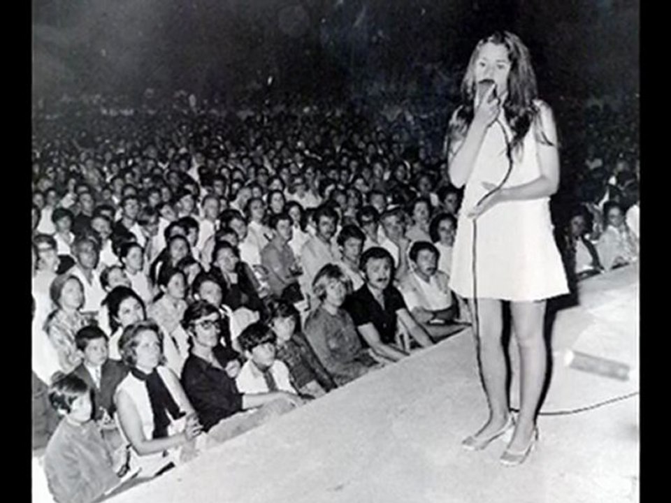 Söyle Buldun mu  Aradığın Aşkı Söyle  &  NİLÜFER