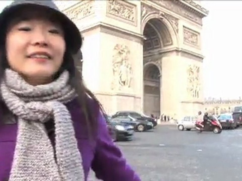 Check this out !! A jet rocks Paris !
