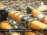 Concrete balls threaten Indonesia train... - no comment