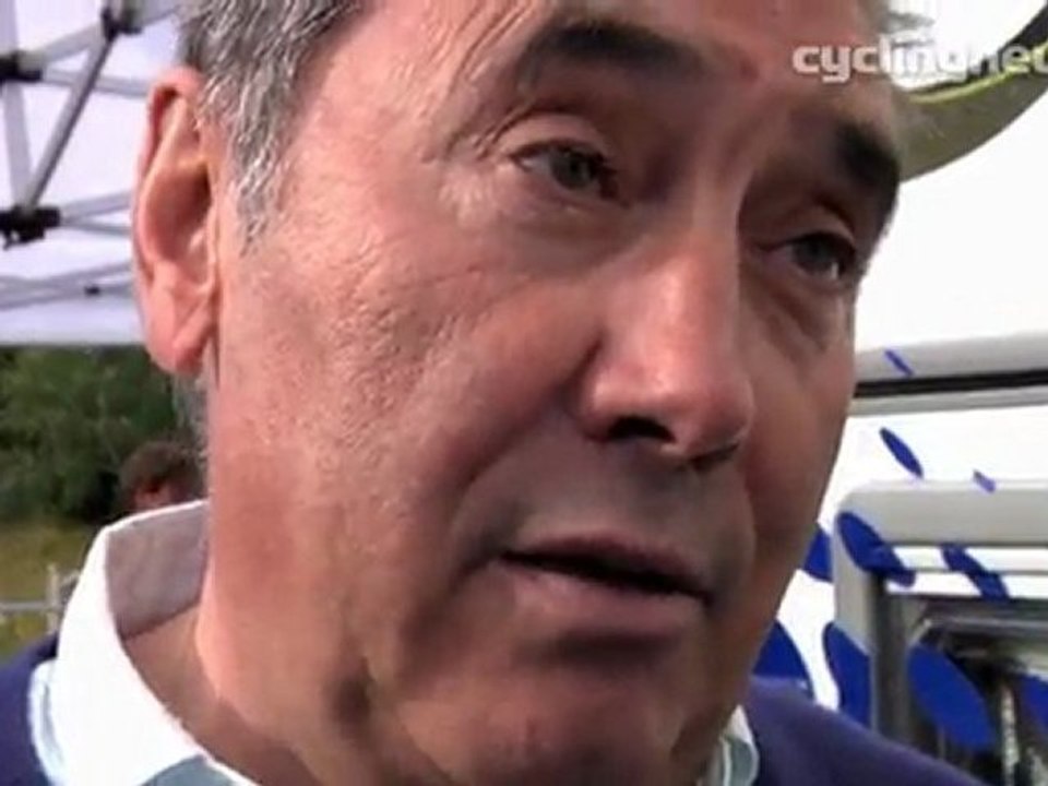 Eddie Merckx talks at end of Tour de France 2011 stage 19