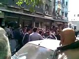 اعتقال أحد الشباب في دمشق أمام المسجد الأموي