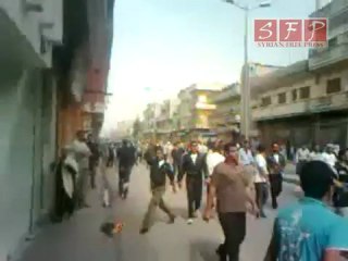 اطلاق رصاص على المتظاهرين في حمص السبت 2 4 2011 جزء 1