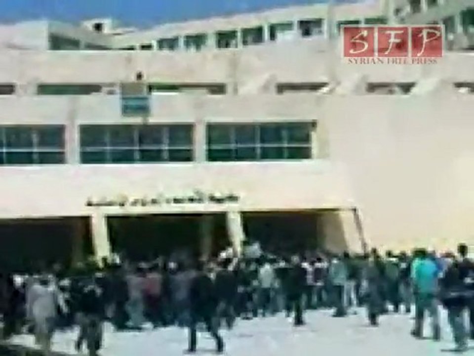 مظاهرة جامعة حلب كلية الأداب 13-4-2011