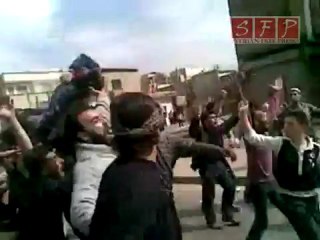 مظاهرة حمص 11-4-2011 و قتل أحد المتظاهرين العزل