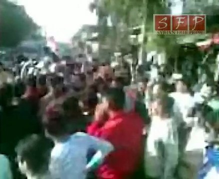 مظاهرة كقرنبل في أحد الجلاء 17-4-2011 جزء 2