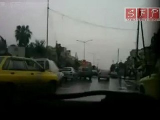 حلب الشبيحة في سيف الدولة امام الجامع 13-5 -2011
