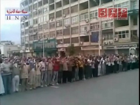 الدعاء في صلاة العصر ساحة العاصي حماة 27-5-2011