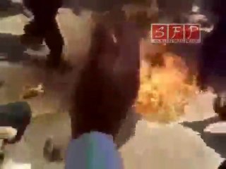 درعا احراق علم ايران و الصين و روسيا 3-6-2011