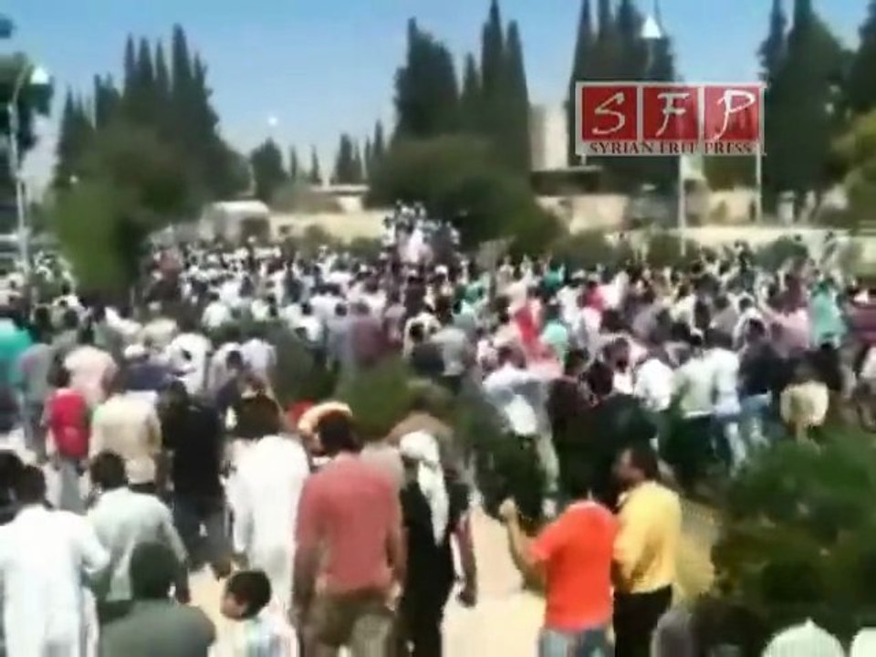 مظاهرات حماه - مقابل نادي الطليعة 15-6-2011