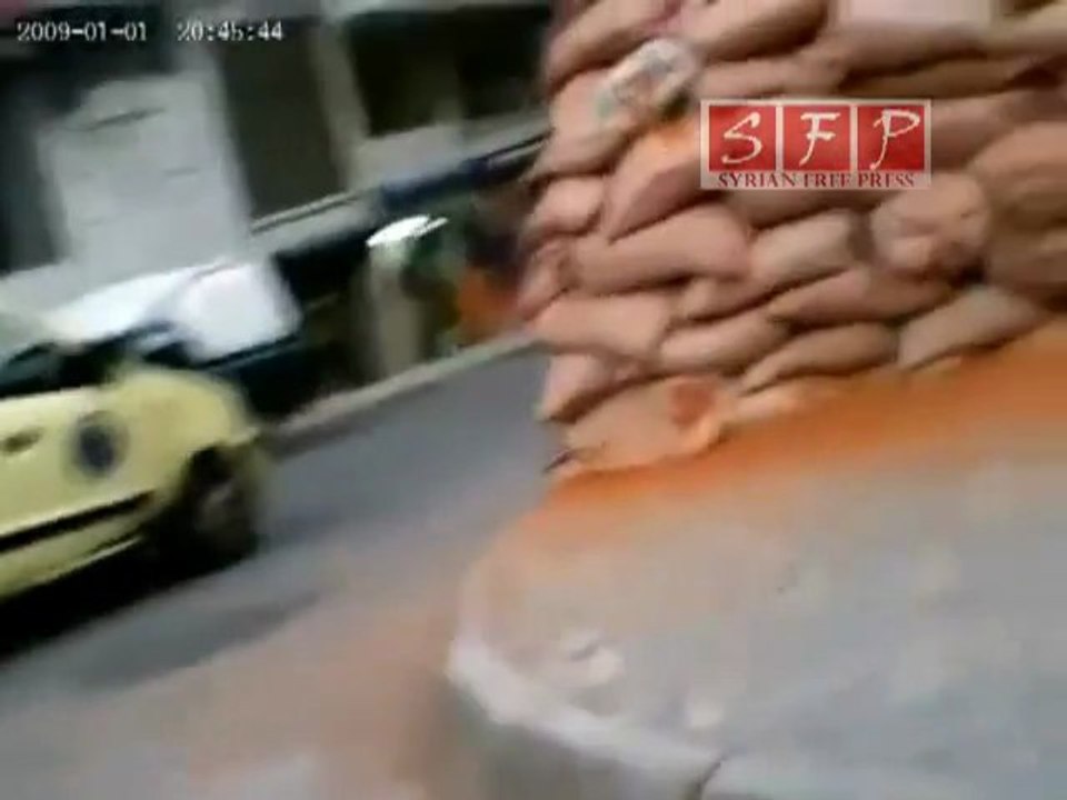 اللاذقية - تقتيش السيارات على الحواجز العسكرية 25-6-2011