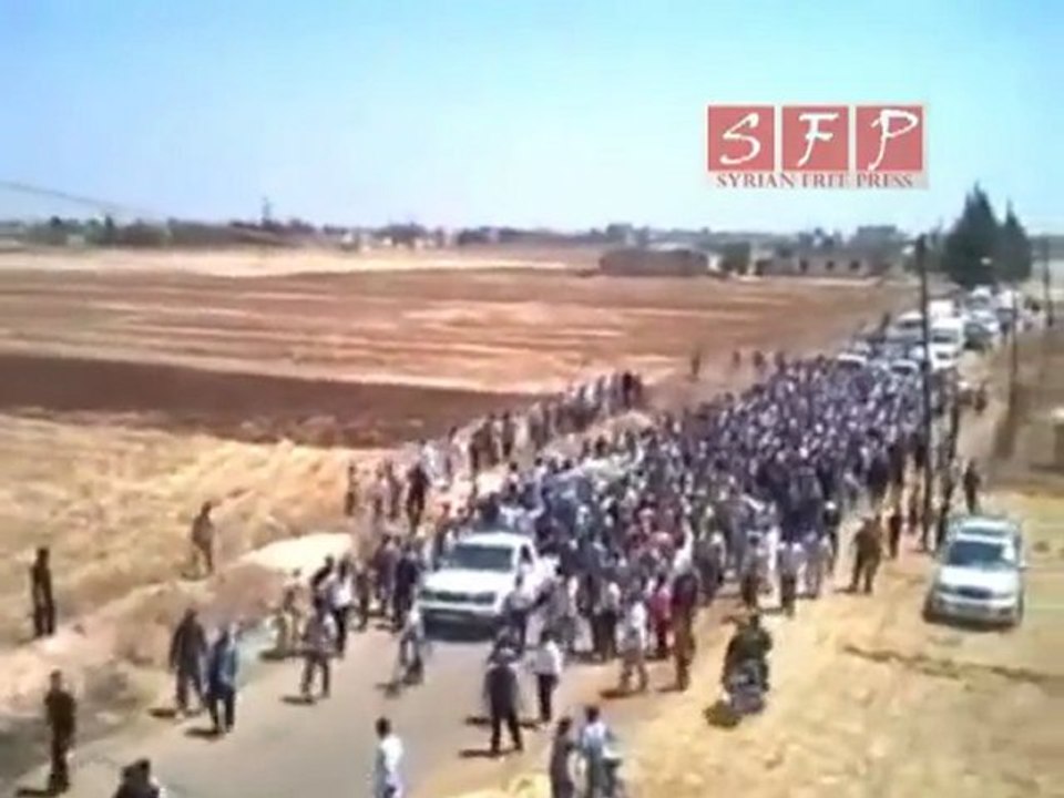 حمص دير بعلبة تشييع الشهيد عبيدة اكرم 27 6 2011