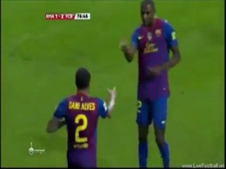 Eric Abidal and Dani Alves dance Ai Se Eu Te Pego Real Madrid-Barcelona 1-2