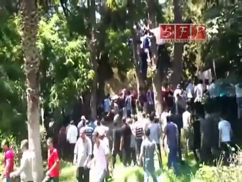 حمص مقبرة الشهداء الجليلي مسجد خالد بن الوليد 19-7-2011