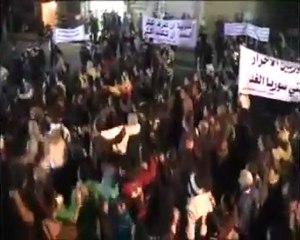 فري برس   حمص مسائية حي الخالدية رغم الحصار والنار قبل دخول الأمن وتفريق المظاهرة 4 12 2011 ج1