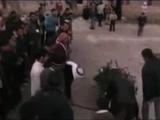 فري برس   الحولة  الصلاة على الشهيد زياد العكش قبل تشييعه 5 12 2011