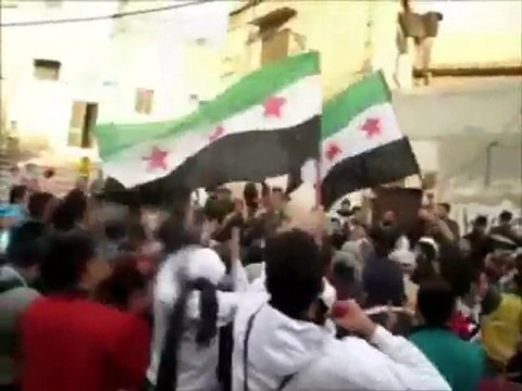 فري برس حماة مظاهرة فس شارع العلمين قرب ساحة العاصي 5 12 2011