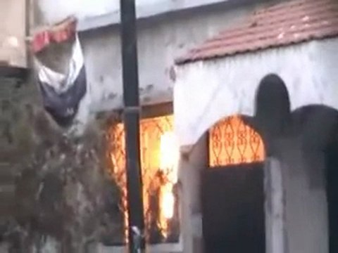 فري برس حمص باب السباع المريجة احتراق مسجد المريجة والمصلين يادون صلاة المغرب 5 12 2011