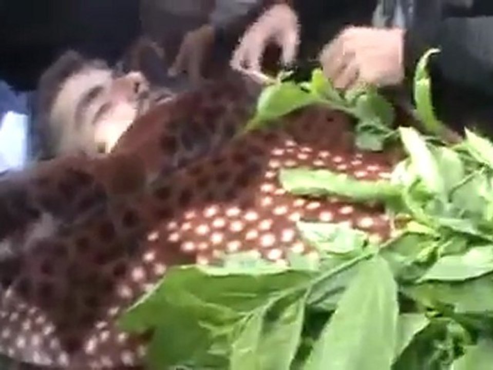 فري برس   حمص تلبيسة   الشهيد الناشط محمد خالد الوحش وتشييعه 5 12 2011