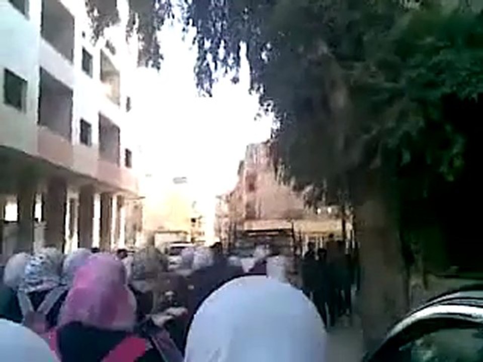 فري برس   مظاهرة أحرار وحرائر معضمية الشام عبدالباسط الله يحميك 05 12 2011