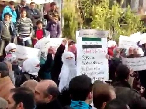 فري برس اعتصام مثقفي مدينة ادلب 5 12 2011 ج1