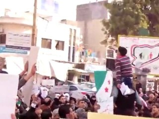فري برس اعتصام مثقفي مدينة ادلب 5 12 2011
