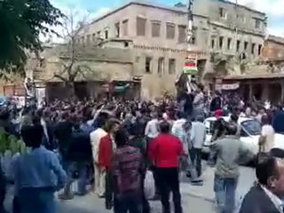 فري برس   طرطوس تخرج نصرة لأهالي حمص 7 12 2011