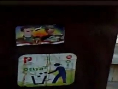 فري برس دمشق أبو رمانة لصق صور بشار الأسد على سلات زبالة7 12 2011