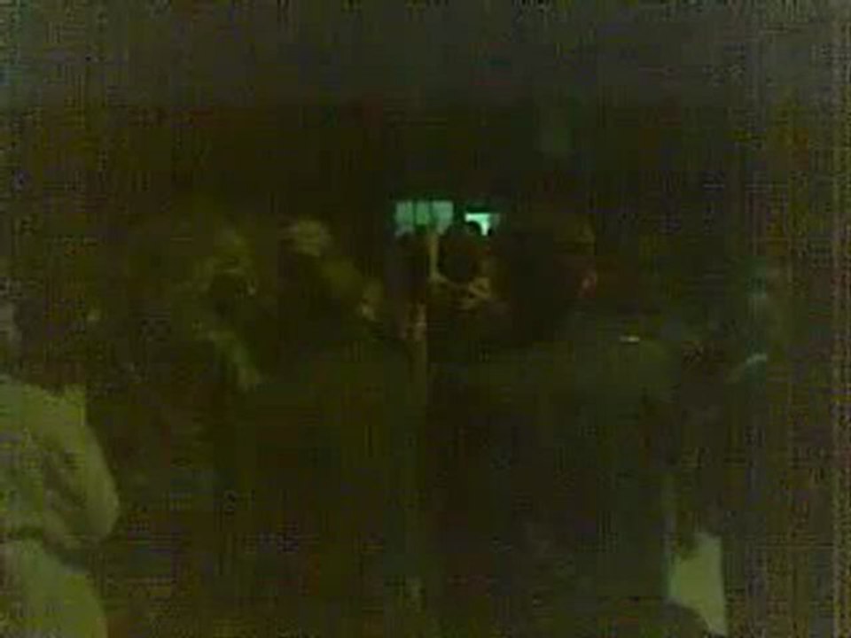 فري برس   حمص كرم الزيتون مسائية الحي 7 12 2011