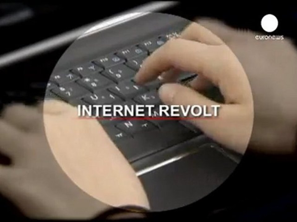 Street support for online web strikes