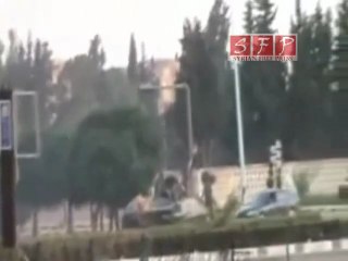 ‫حماه دخول باصات الشبيحة ومتاريس الرمل إلى المدينة 31 7 2011