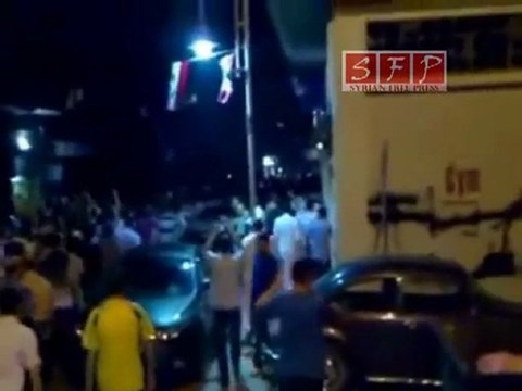 حمص شارع الملعب بعد صلاة التراويح 1-8-2011