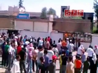 حوران- الحراك- إزالة صور الطاغية 5-8-2011