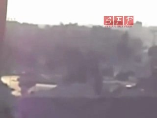 اقتحام الدبابات مدينة حماة والقصف بشكل كثيف وعشوائي 5 8 2011