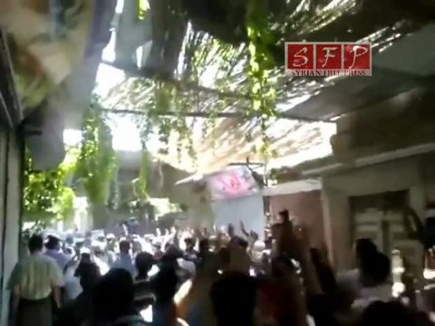 مظاهرة القدم 5-8-2011 جمعة الله معنا 5-8-2011