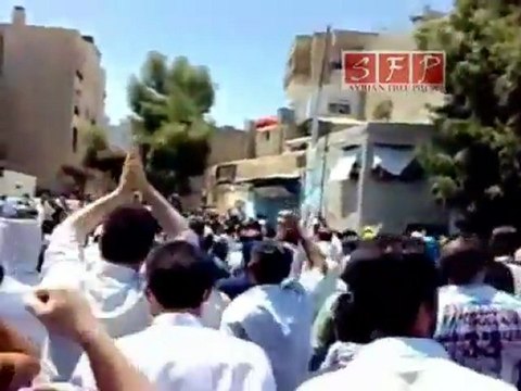 دمشق - أبطال وحرائر حي الميدان في جمعة الله معنا 5-8-2011