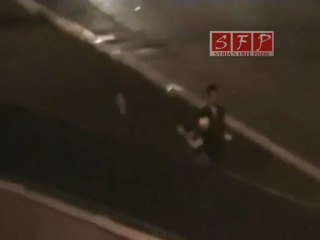 الأمن و الشبيحة يستهدفو ن المتظاهرين دمشق  نهر عائشة 10 8 2011