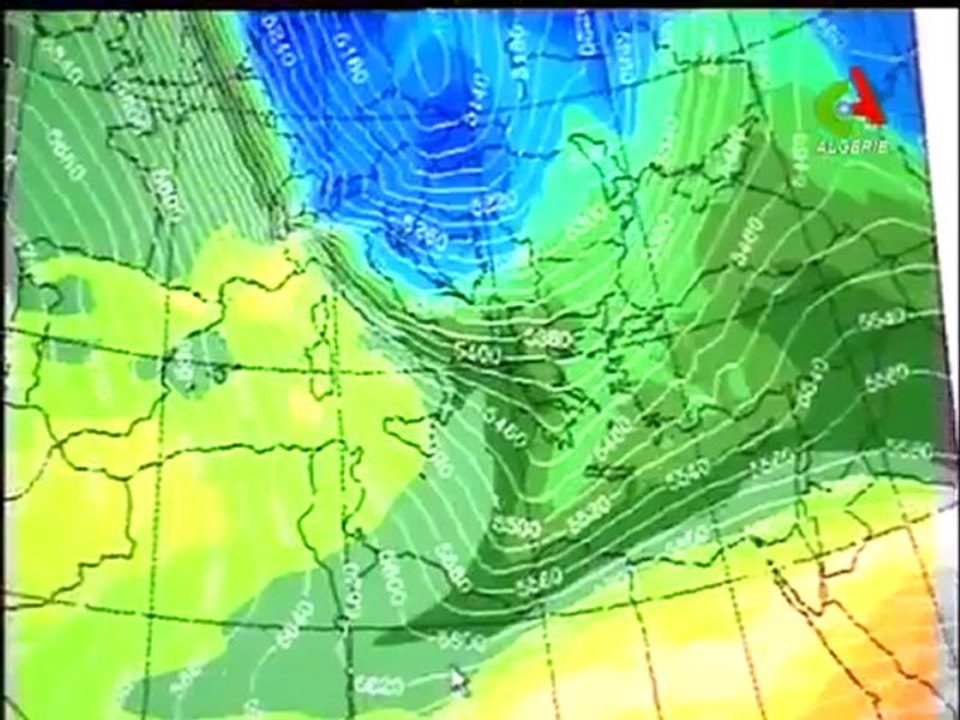 Chutes de neige dans le désert du Sahara