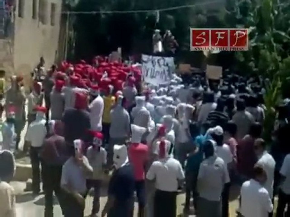 جبلة في جمعة لن نركع إلا لله   هي ويا الله ما منركع الا لله 12 8 2011