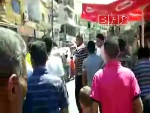 مضايا هتافات رائعة في جمعة لن نركع إلا لله 12 رمضان 12 8 2011