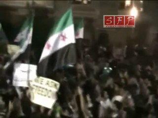 مظاهرة حي باباعمرو يالي القصير حنا معاك للموت 13-8-2011