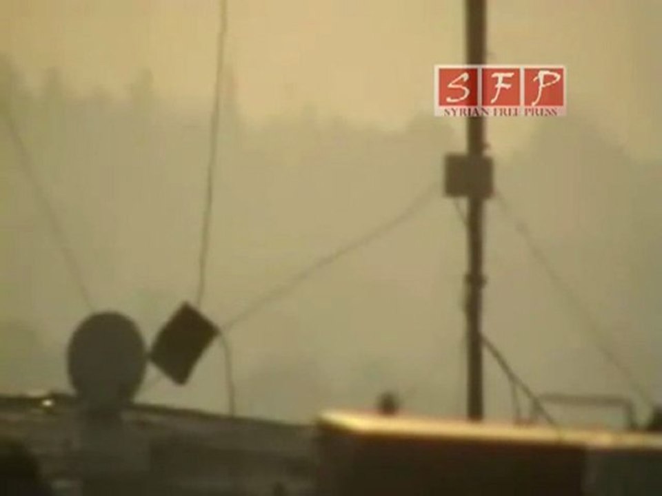 فري برس   اللاذقية   إطلاق نار كثيف على حي الرمل فجرا 15 8 2011