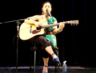 Emel Mathlouthi chante live a Hollywood USA le 12 Janvier 2012 #2